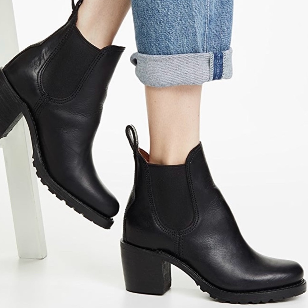 Frye Sabrina Chelsea Boots